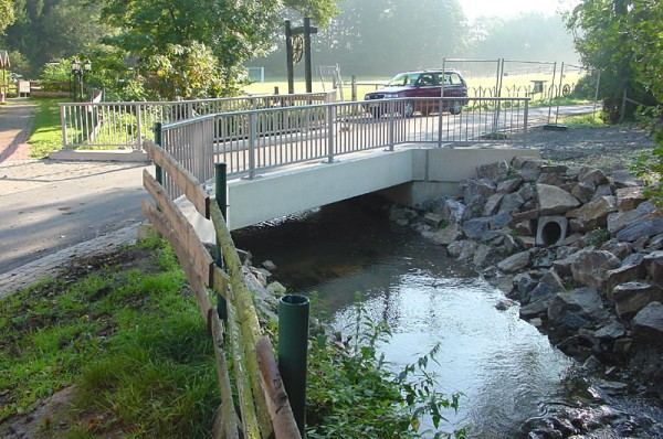 Brücke über Niederbach in Rischenau